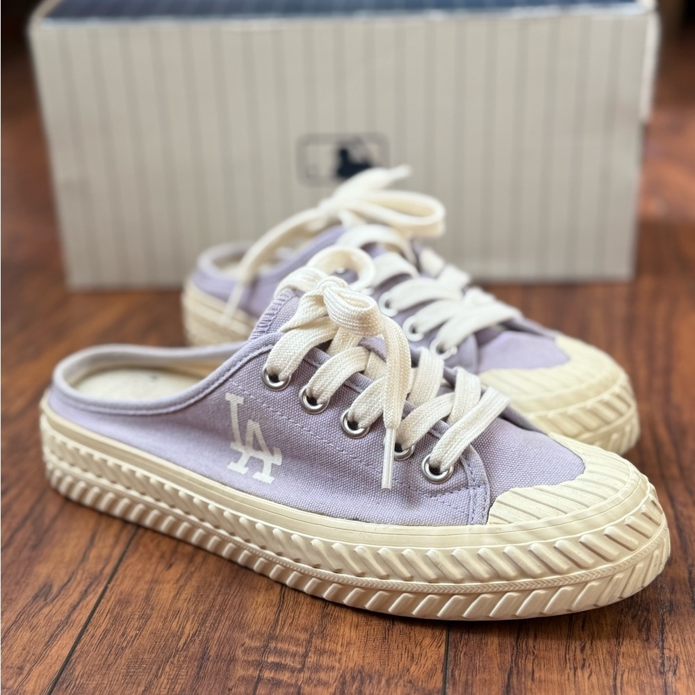 MLB Playball LA Dodgers Lavender Cream Canvas Slip-On Mule Sneakers | 8